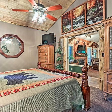 Eclectic Cabin With Hot Tub 1 Mi To Ober Gatlinburg Kültér fotó