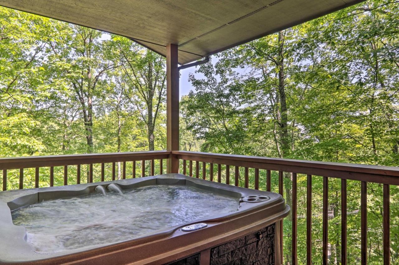 Eclectic Cabin With Hot Tub 1 Mi To Ober Gatlinburg Kültér fotó