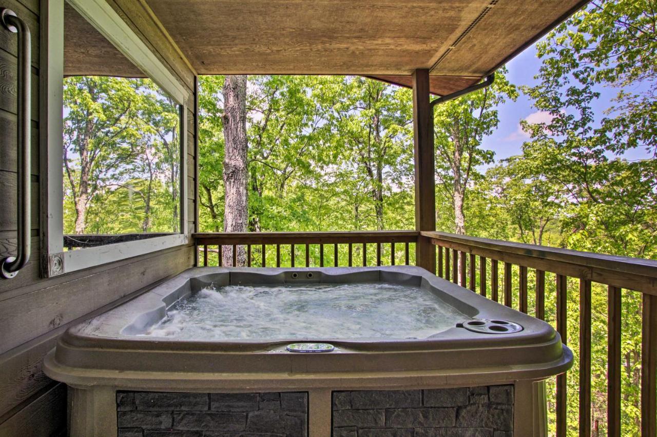 Eclectic Cabin With Hot Tub 1 Mi To Ober Gatlinburg Kültér fotó